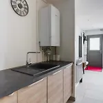 Bright And Airy 1Bd Apartment Quartier De La Gare