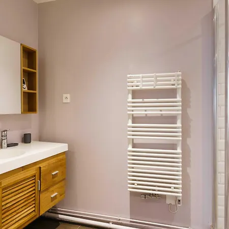 Bright And Airy 1bd Quartier De La Gare Parigi